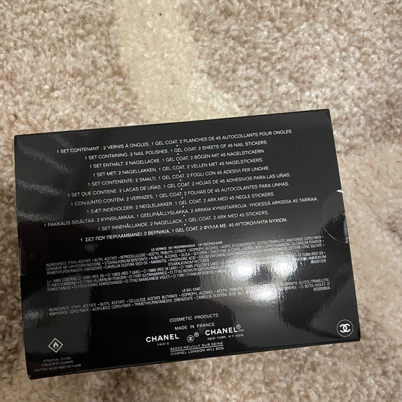 Chanel Limited Edition Le Vernice Nail Polish Set - Picture 2 of 3